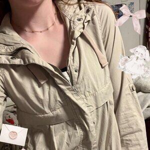 Adorable 2000’s H&amp;M cream/tan lightweight hooded...